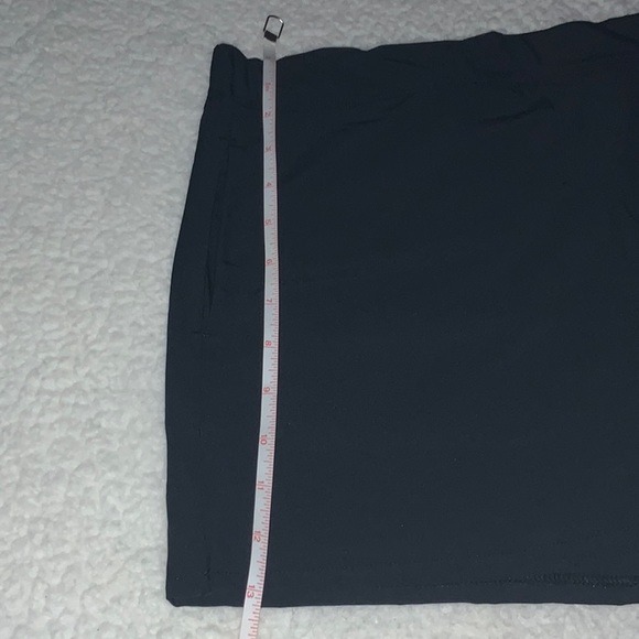 HALARA - New Black Lightweight Skort w/ 2 Front Pockets & 1 Back Pocket (Size M) - Picture 11 of 11